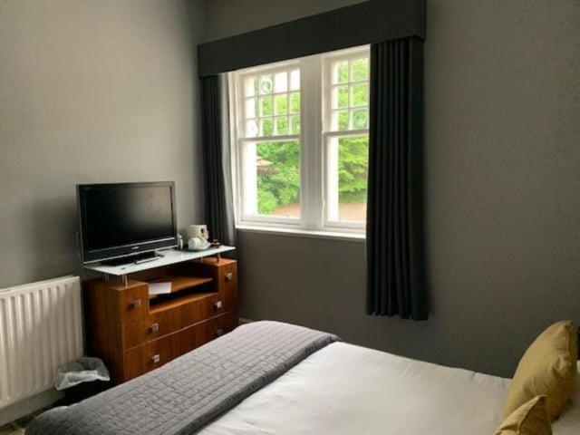 Oyo Dunmar House Hotel Alloa Bagian luar foto